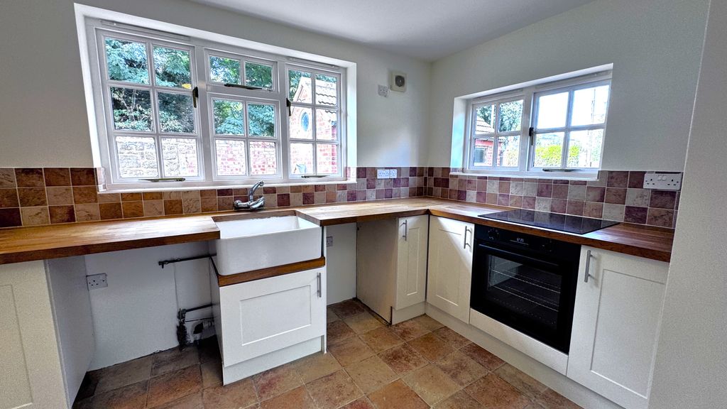 Property photo 3 of 14 Kitchen