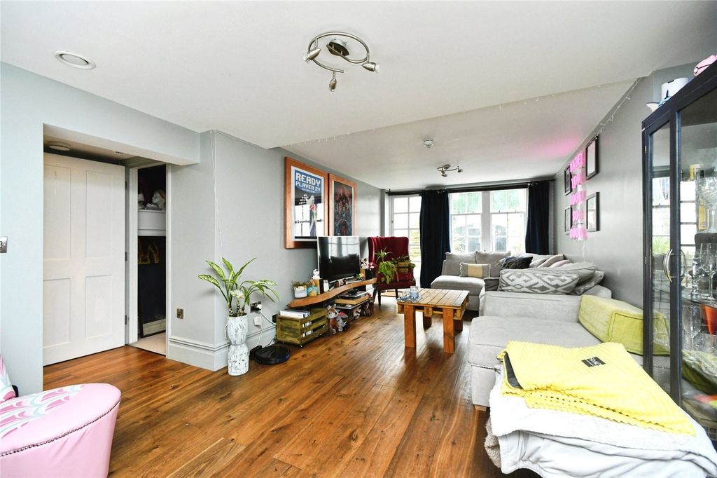 Property photo 3 of 18 Living Area