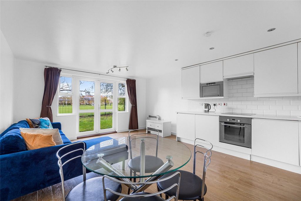 Property photo 3 of 11 Picture No. 13