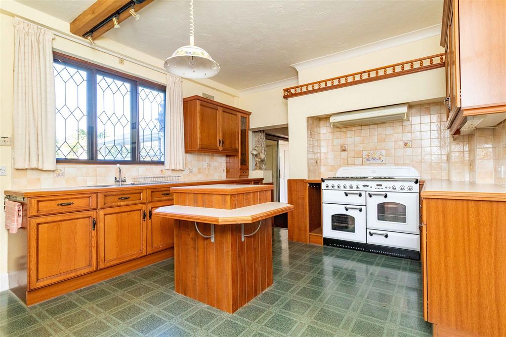 Property photo 3 of 28 Central-8.Jpg