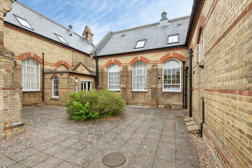 Property photo 1 of 16 Pbox-Img.Jpg