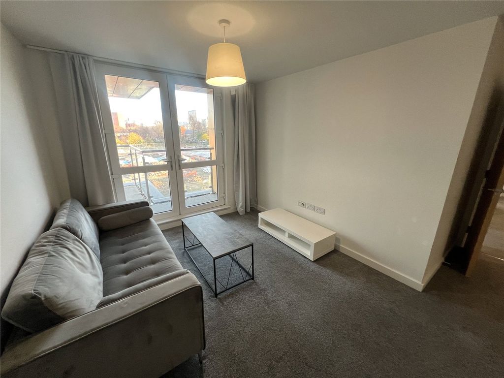 Property photo 3 of 12 Picture No. 02