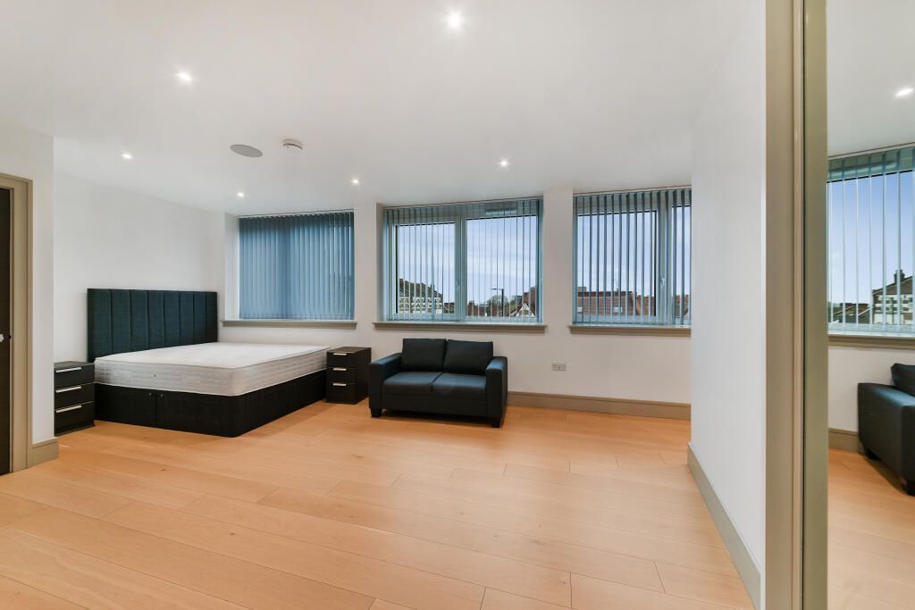 Property photo 1 of 5