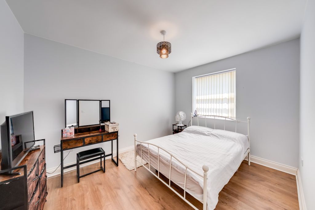 Property photo 3 of 17 A7S08013Hdr