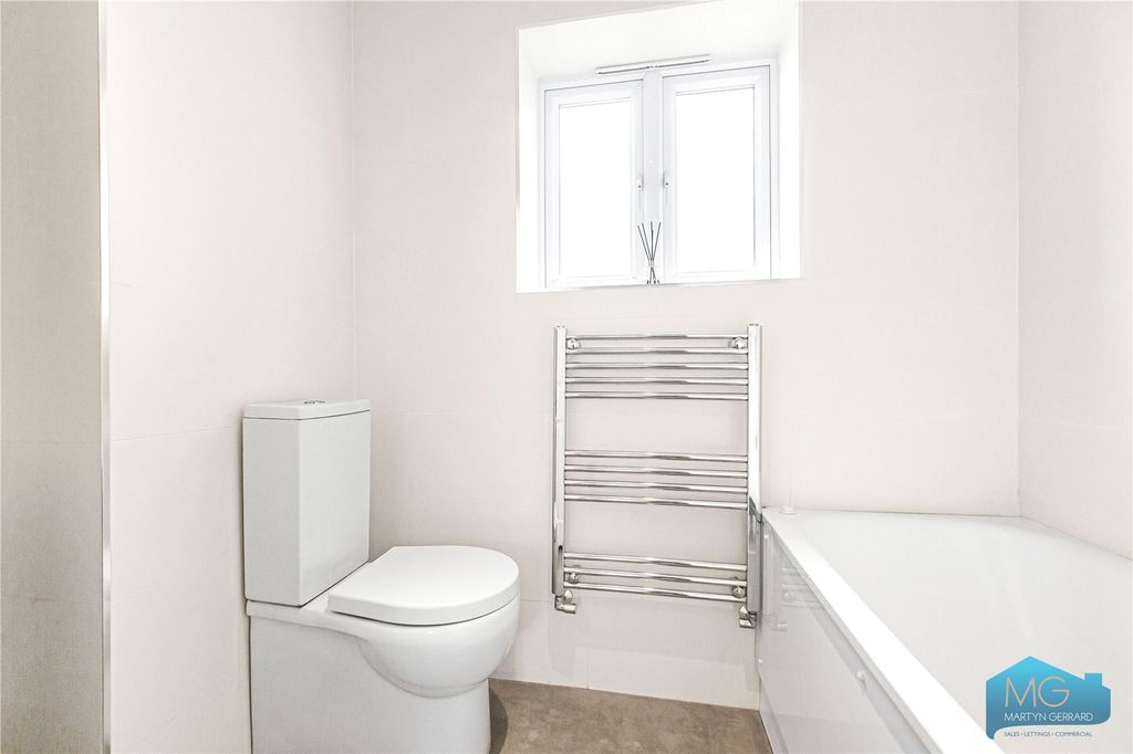 Property photo 3 of 18 Picture No. 13