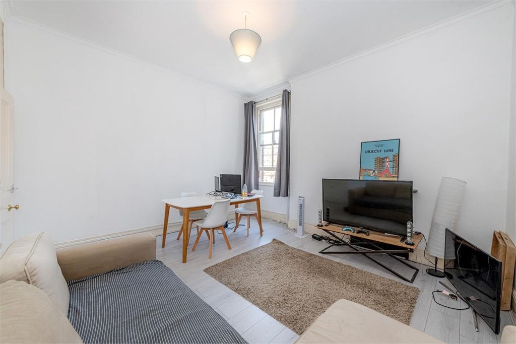 Property photo 3 of 10 3