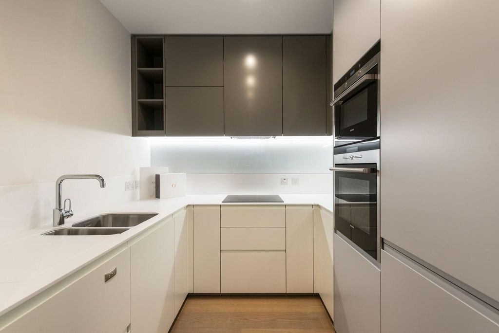Property photo 2 of 11 Kitchen