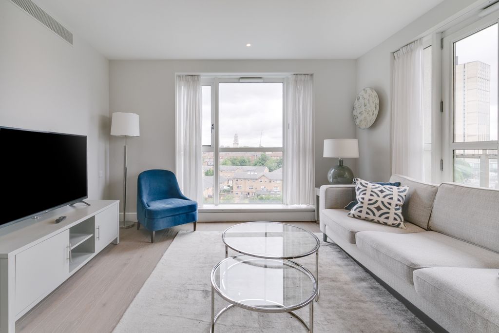 Property photo 1 of 15 Reception (3)