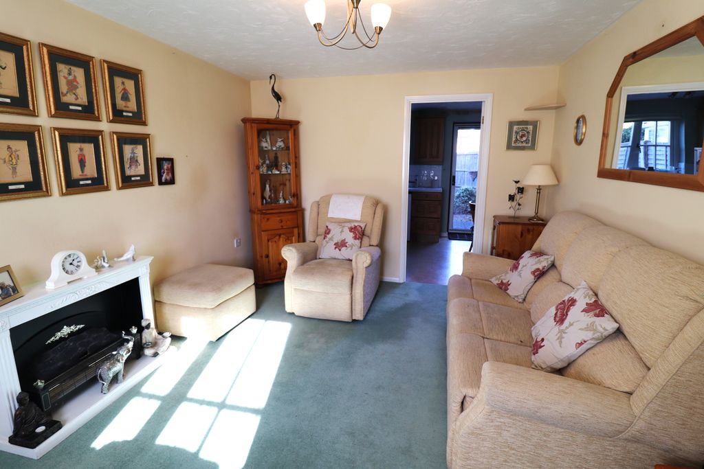 Property photo 2 of 17
