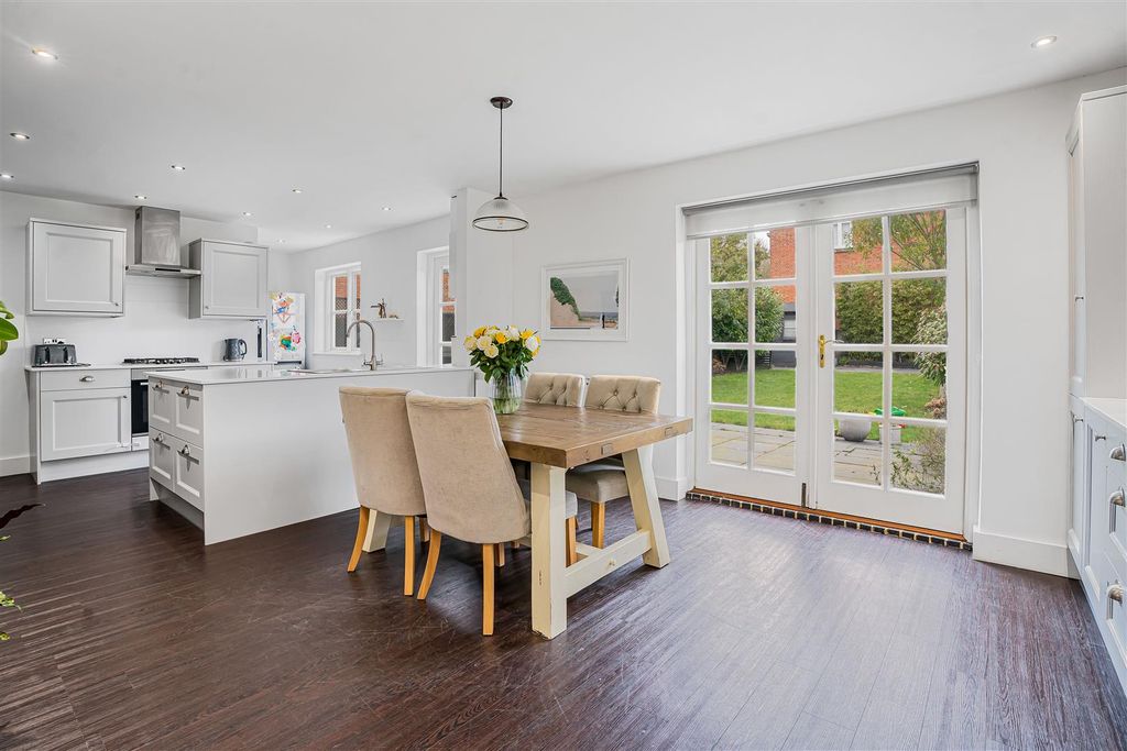 Property photo 3 of 34 11_73151.Jpg