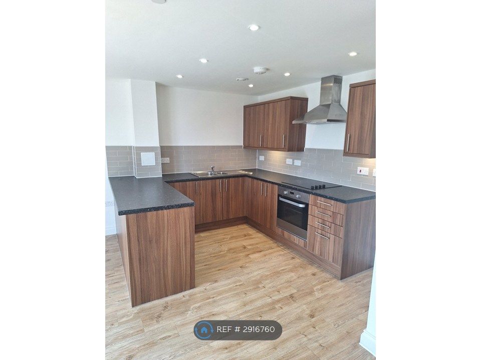 Property photo 1 of 6 Kitchen