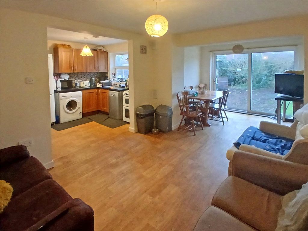 Property photo 3 of 17 Picture No. 16