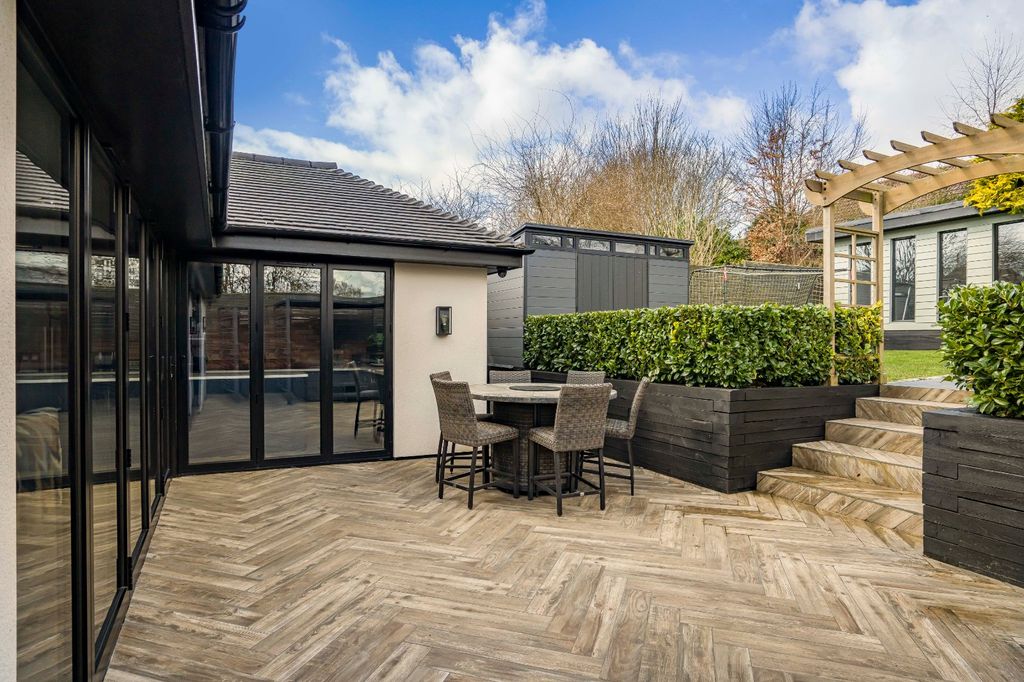 Property photo 3 of 40 Patio