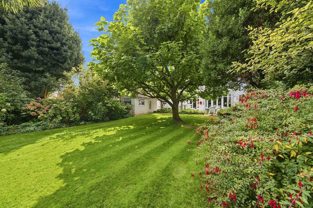 Property photo 3 of 28