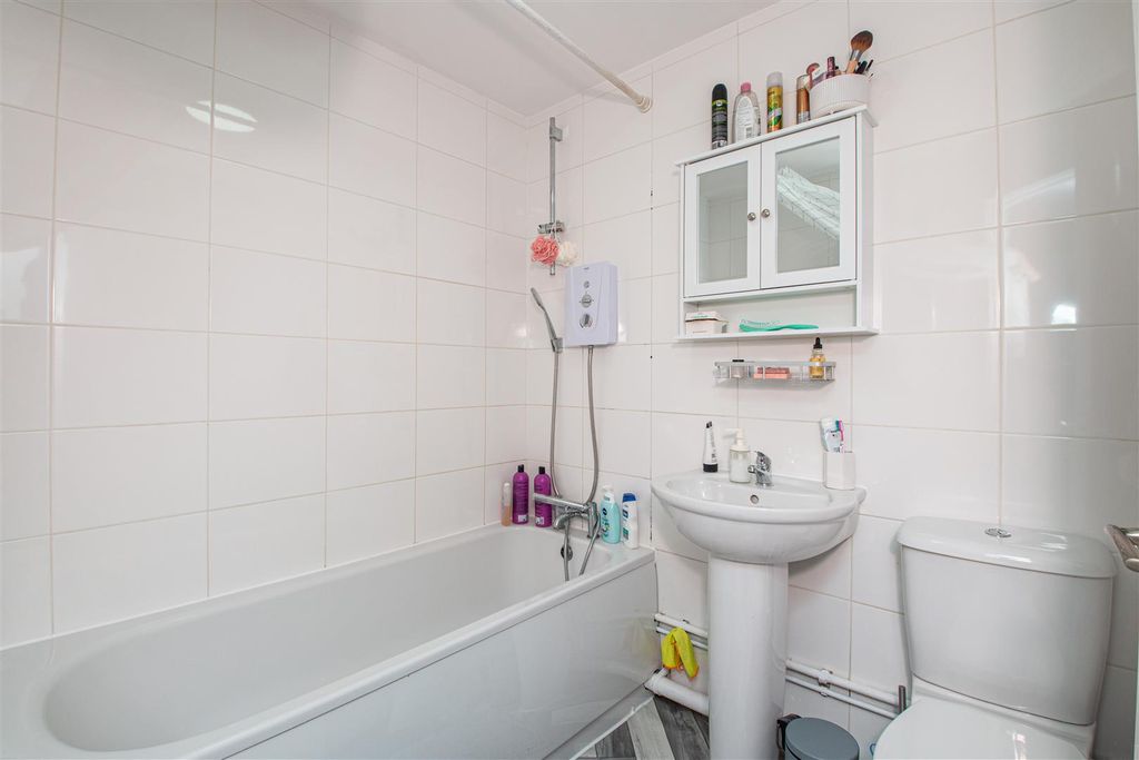 Property photo 3 of 8 8Boy_5.Jpg