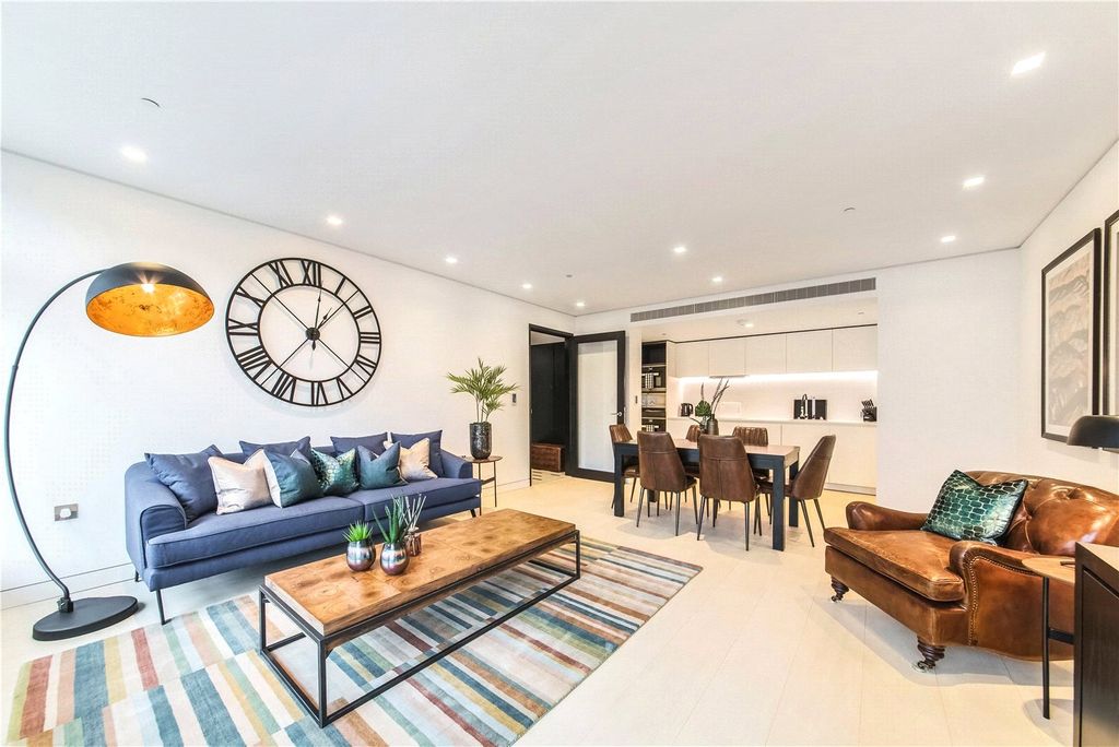 Property photo 2 of 23 36 Centre Point