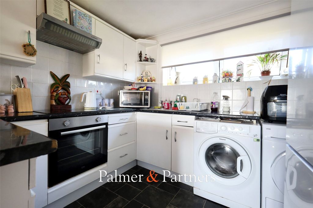Property photo 2 of 9 Picture No. 08
