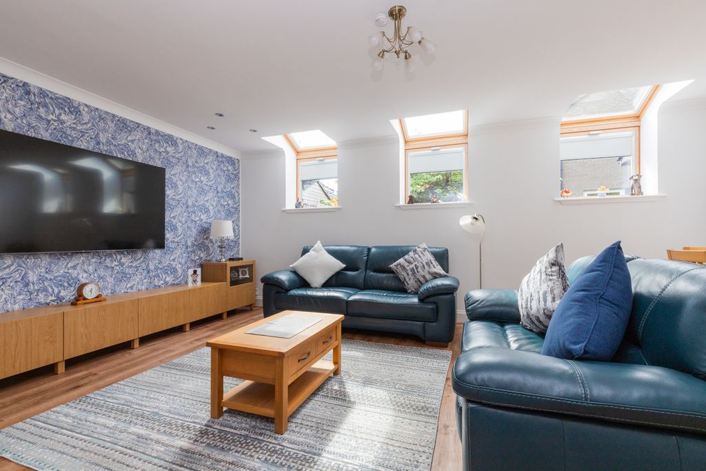 Property photo 2 of 24 Torr Cottage Torr Avenue Pa11 3Qz-7