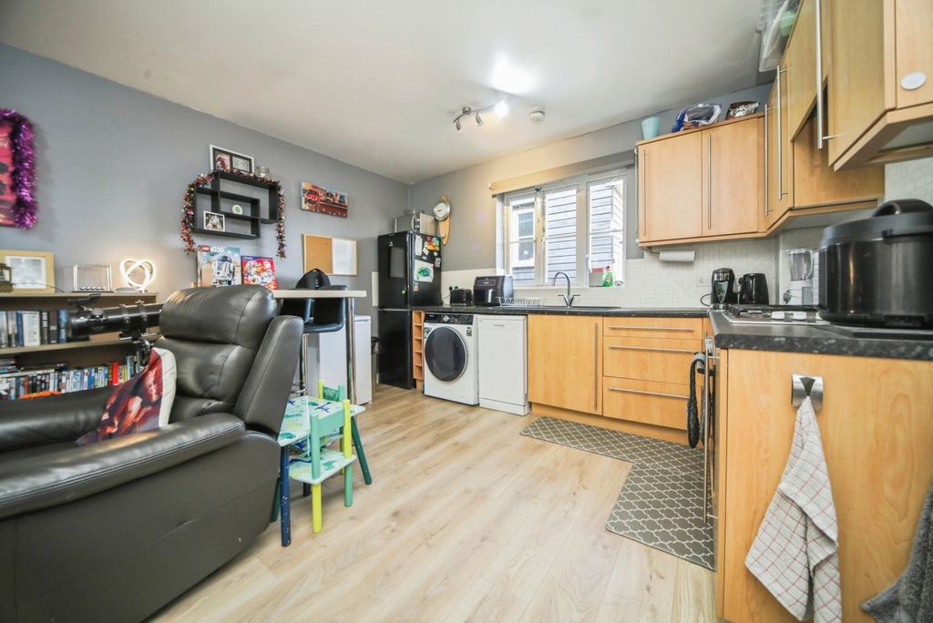 Property photo 3 of 15 Pbox-Img.Jpg