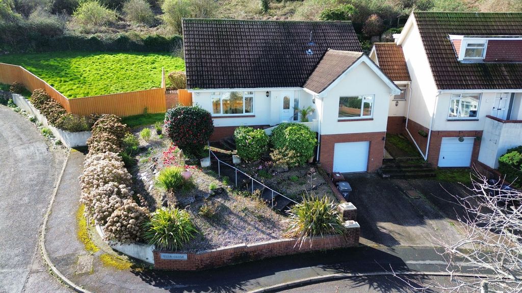 Property photo 2 of 24