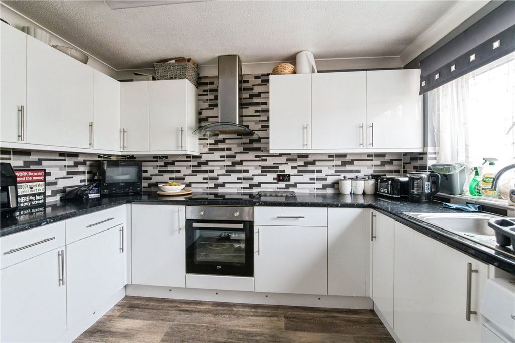Property photo 2 of 15 Picture No. 09