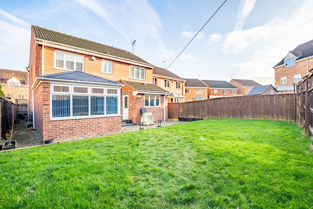 Property photo 3 of 33 Caveliercourt35