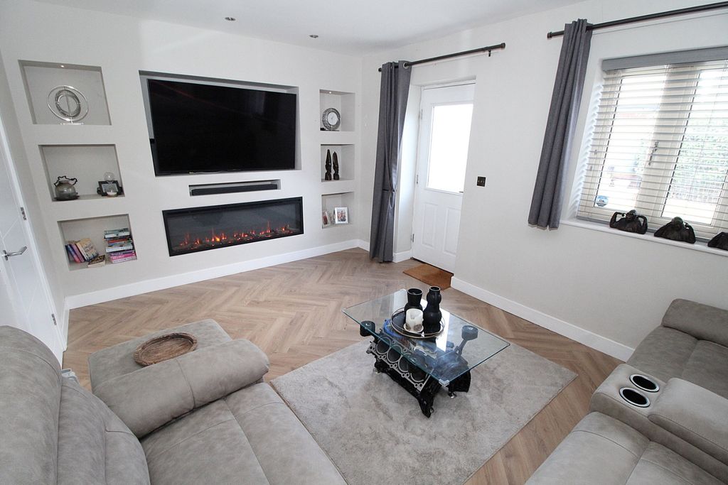 Property photo 3 of 14 4534137