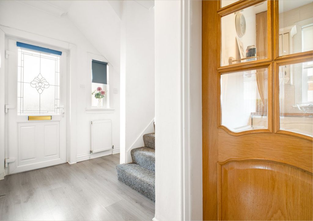 Property photo 2 of 24