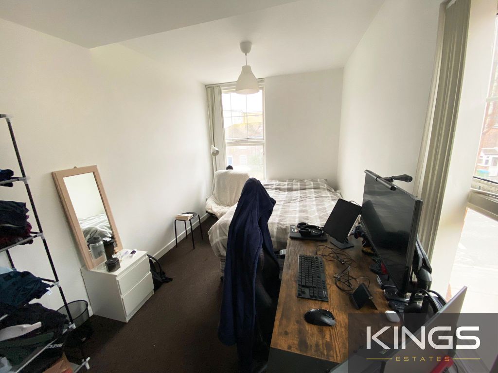 Property photo 3 of 5 102A Portswood Rd (2)Logo