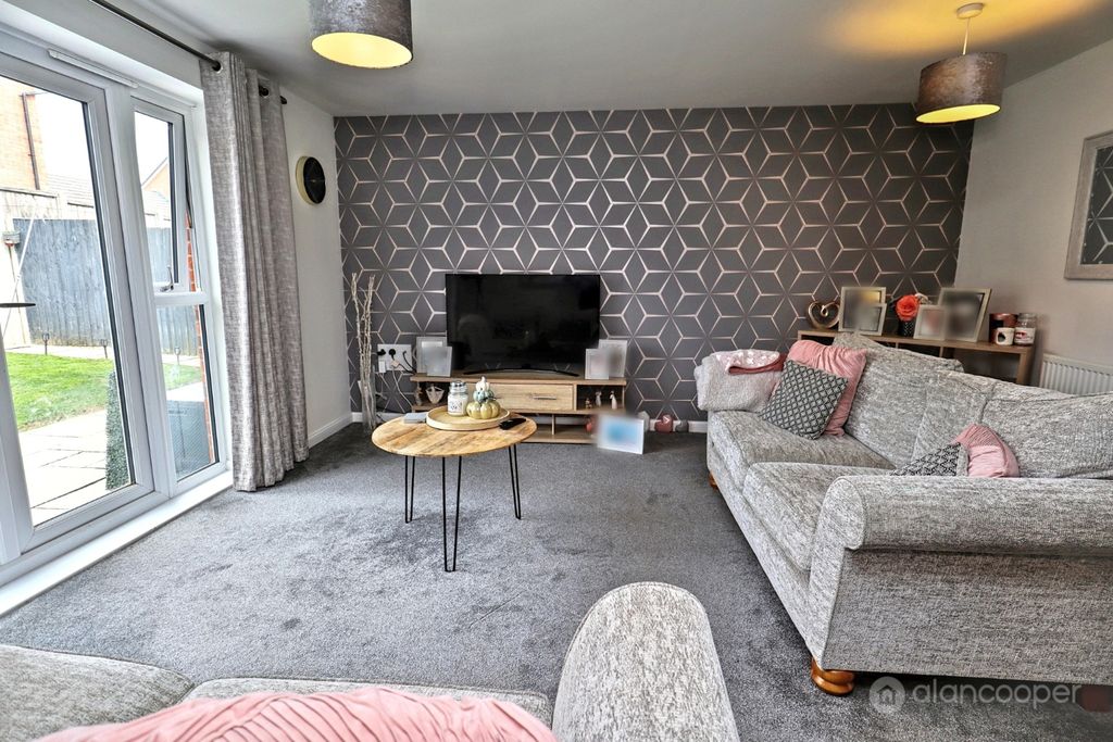 Property photo 3 of 22 5098115