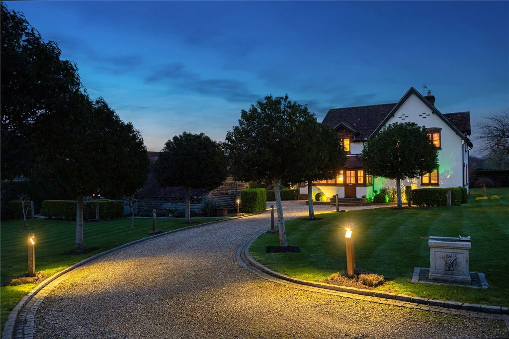 Property photo 2 of 27 Picture No. 33