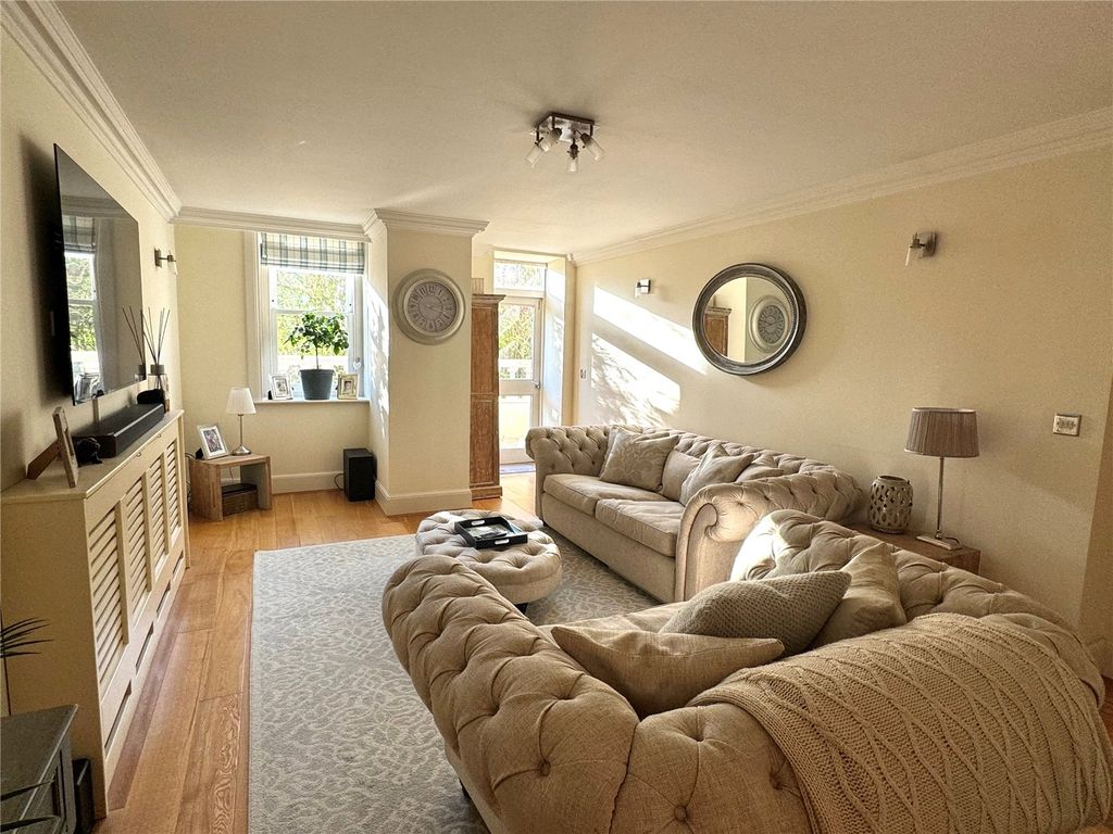 Property photo 2 of 16 Picture No. 35