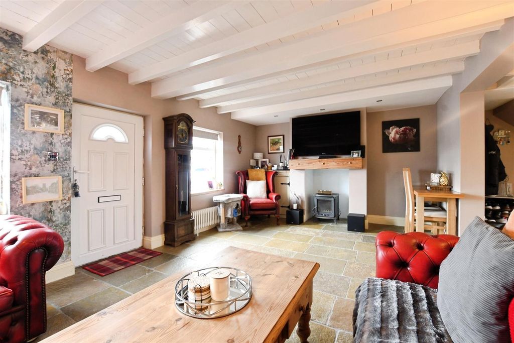 Property photo 2 of 21