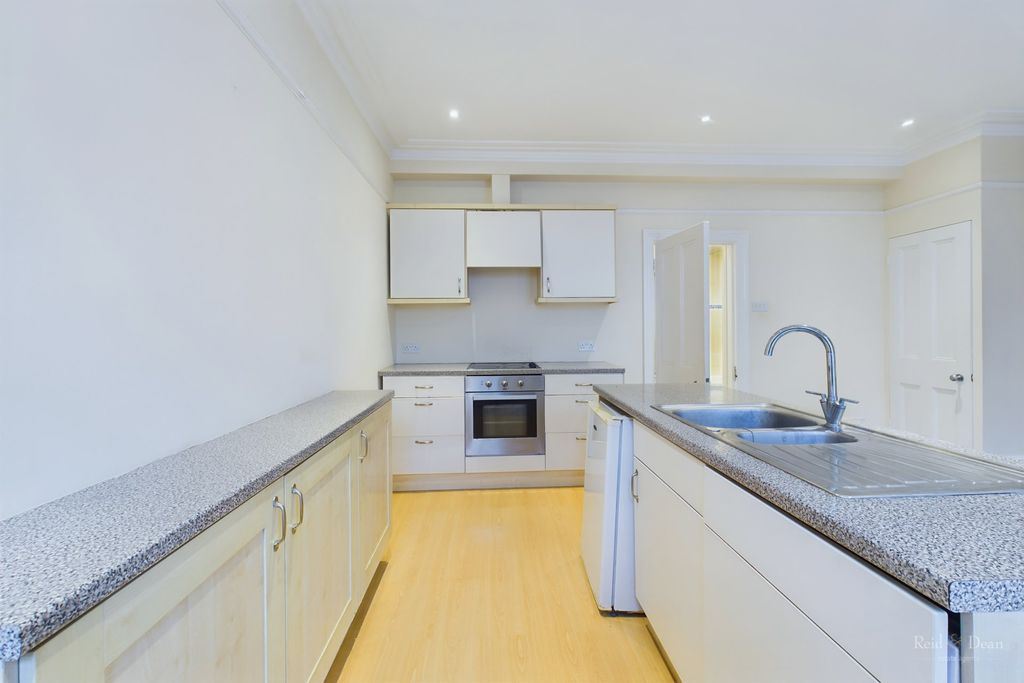 Property photo 3 of 8 966-Hr-3.Jpg