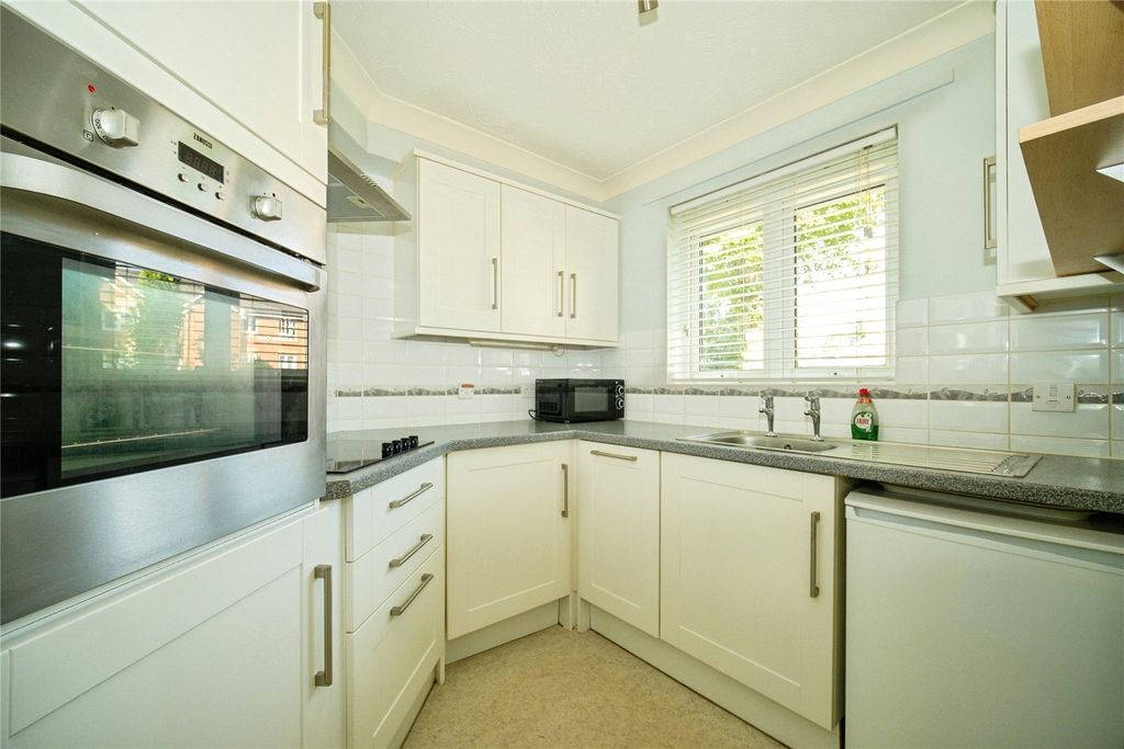 Property photo 3 of 12 Kitchen