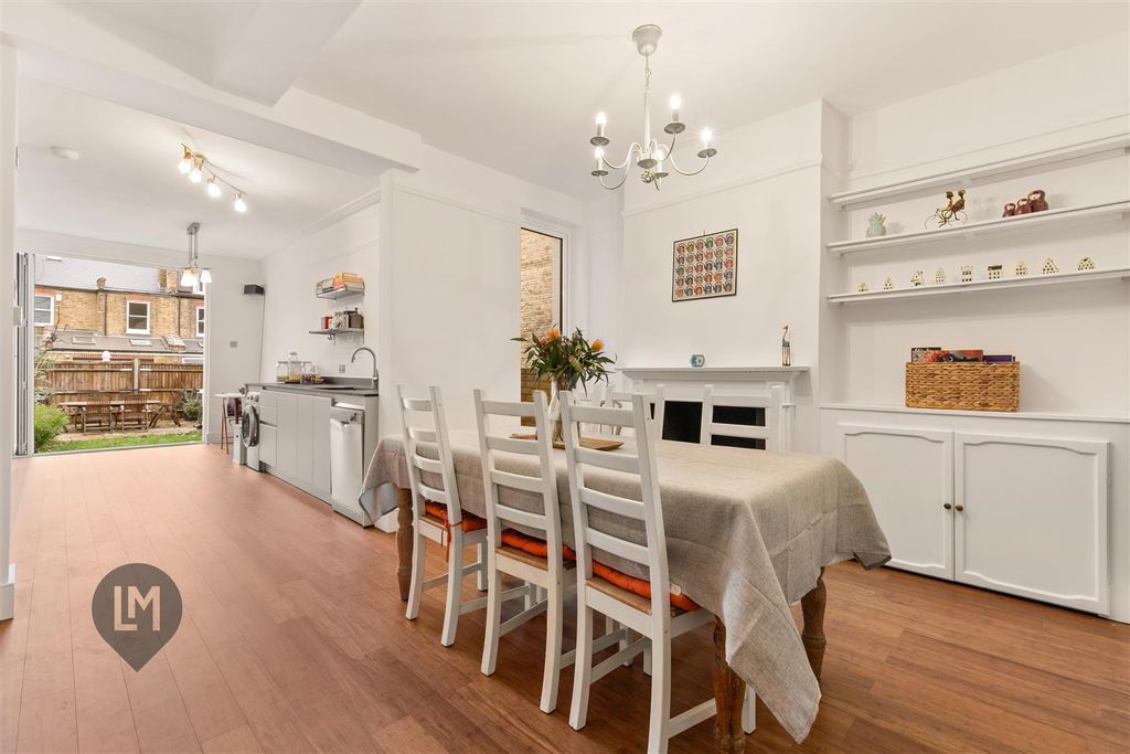 Property photo 2 of 7 Kitchen/Dining Room