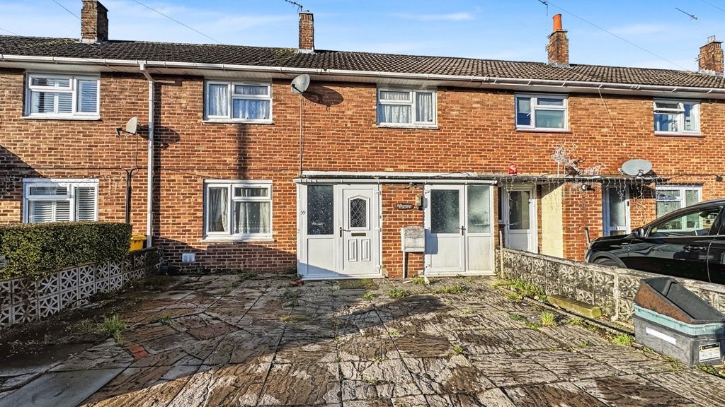 Property photo 3 of 14 Brick Terraced House With Paved Driveway And Sunny...