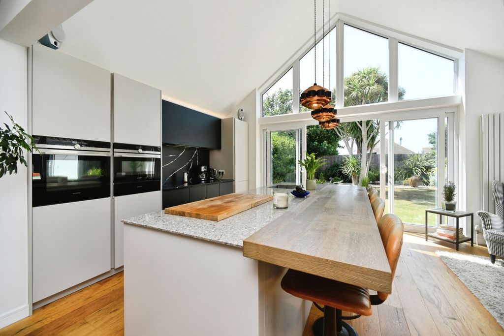 Property photo 2 of 43 Kitchen