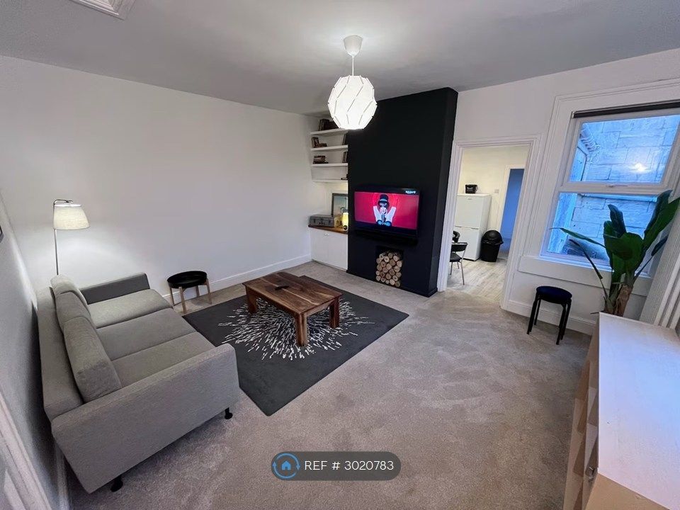 Property photo 2 of 6 Lounge
