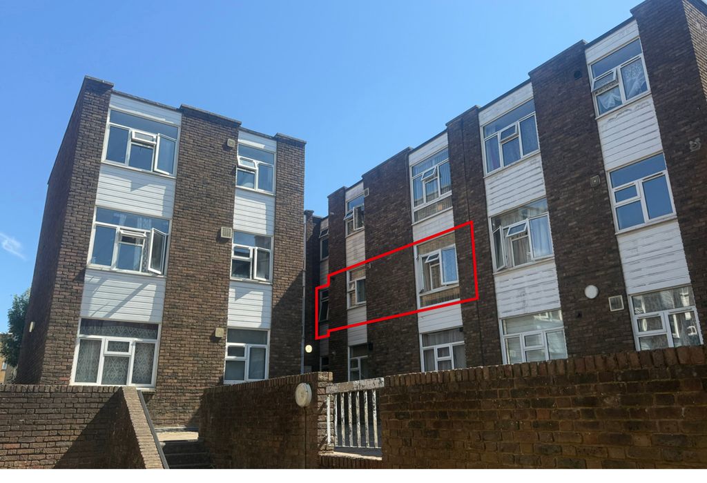 Property photo 1 of 2