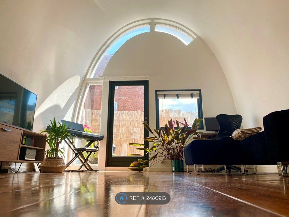 Property photo 2 of 27