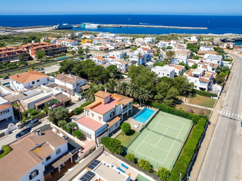 Property photo 2 of 48