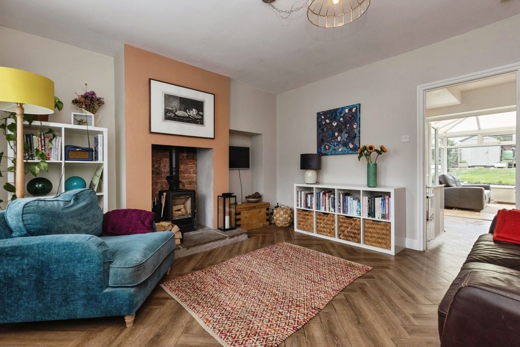 Property photo 3 of 17 Pbox-Img.Jpg