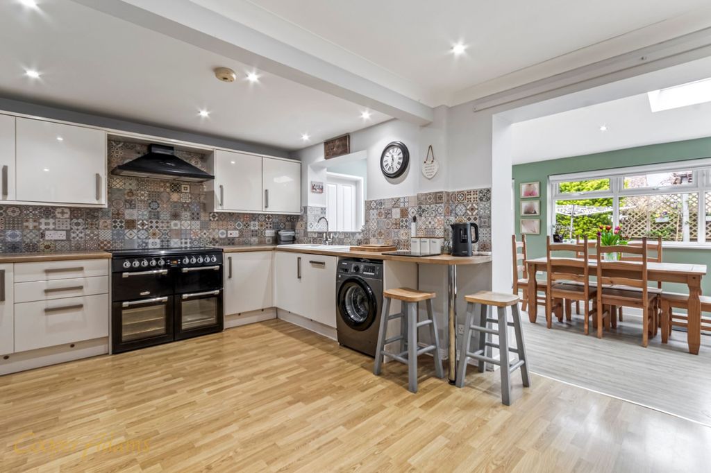 Property photo 2 of 19 Kitchen/Breakfast Room