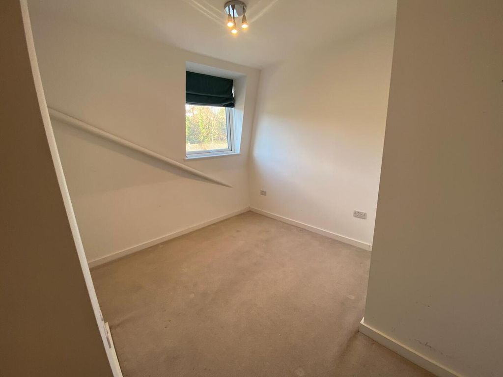 Property photo 3 of 10 Bedroom