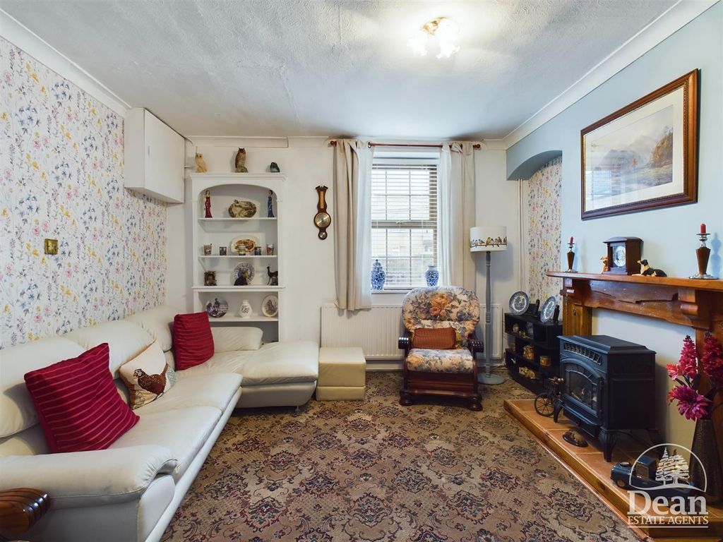 Property photo 2 of 20