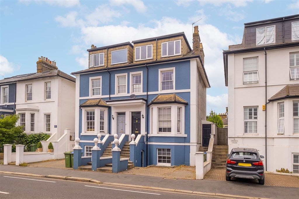 Property photo 1 of 22 9-Cholmley-Villas-0001 (38).Jpg