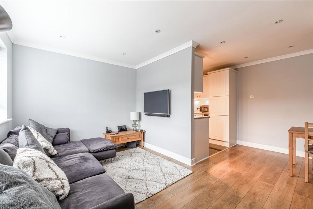 Property photo 2 of 11 Living