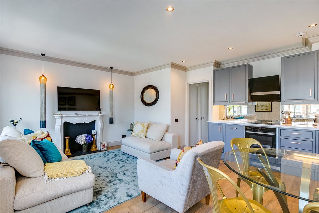 Property photo 2 of 9