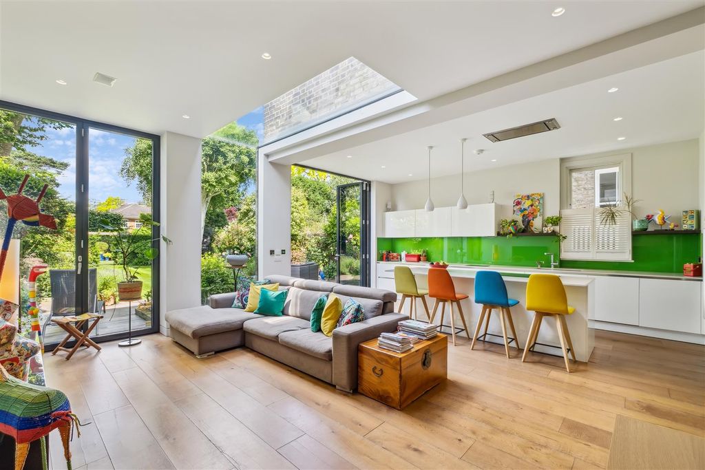 Property photo 2 of 22 Park Road, W4 - For Sale